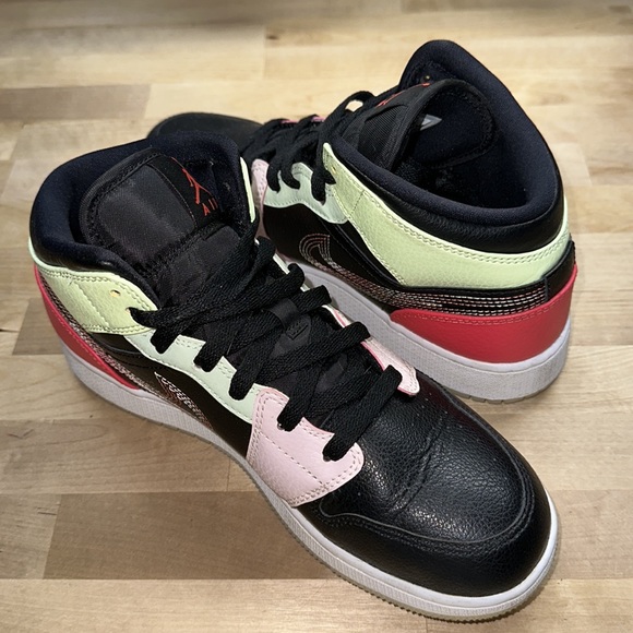 Kids Air Jordan Mid Multicolor - Picture 6 of 10